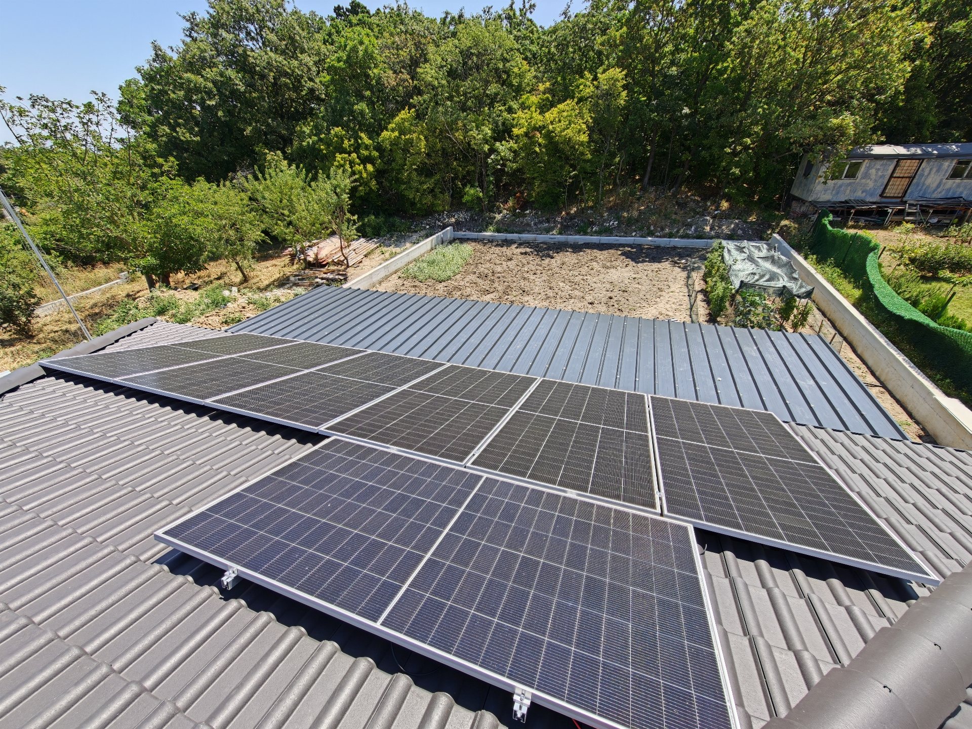 Solar system 10.4 kWp — Hybrid Photovoltaic System with a Battery for a Single-Family Home, Manastirski Rid area, Varna (photo 7)